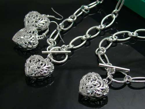 BEAUTIFUL 925 SILVER HEARTS NECKLACE , BRACELET & EARRINGSET