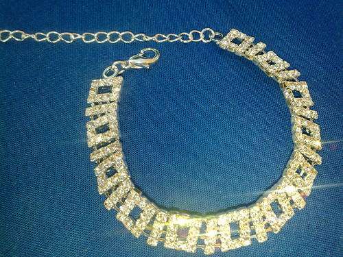 GORGEOUS SILVER & DIAMANTE BRIDAL BRACELET