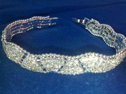 GORGEOUS SILVER & DIAMANTE BRACELET