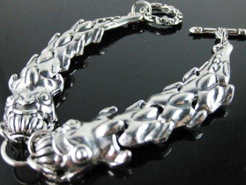 Stunning Silver Double Dragon Toggle Bracelet