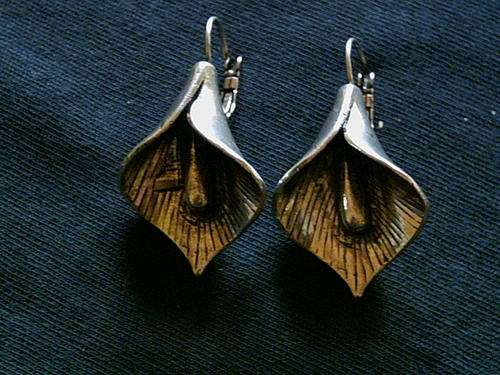 **LAST PAIR **LOVELY TIBETAN SILVER ARUM LILLY EARRINGS