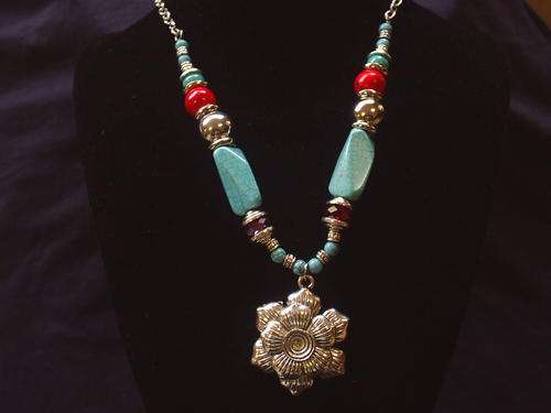 LOVELY VINTORIO COLLECTION TIBETAN SILVER TURQUOISE & CORAL FLOWER PENDANT NECKLACE