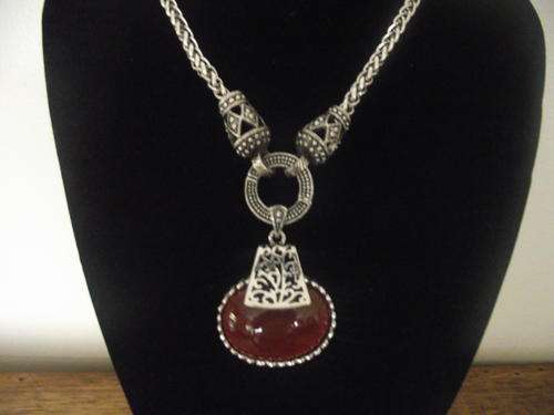 GORGEOUS VINTORIO COLLECTION RED OVAL PENDANT & NECKLACE
