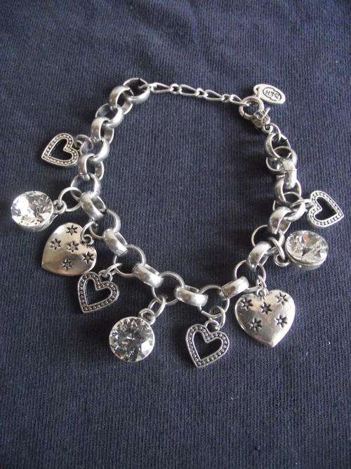 STUNNING VINTORIO COLLECTION HEARTS & CRYSTALS BRACELET