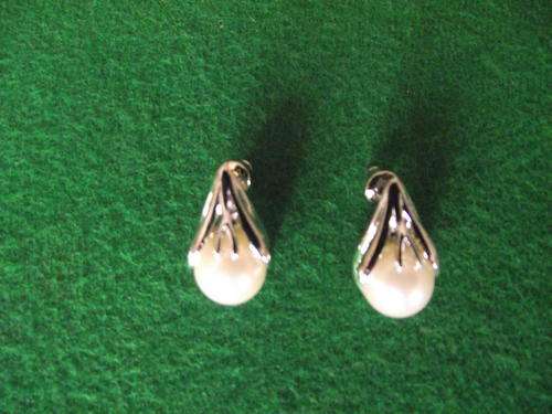 STUNNING VINTORIO COLLECTION SILVER & FEAUX PEARLS EARRINGS