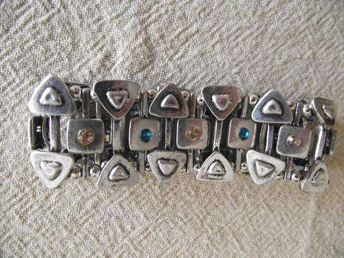 GORGEOUS TIBETAN SILVER 30MM STRETCH BRACELET