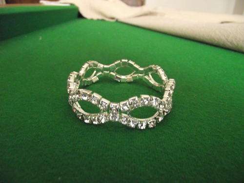 GORGEOUS SILVER & DIAMANTE BRACELET 15MM
