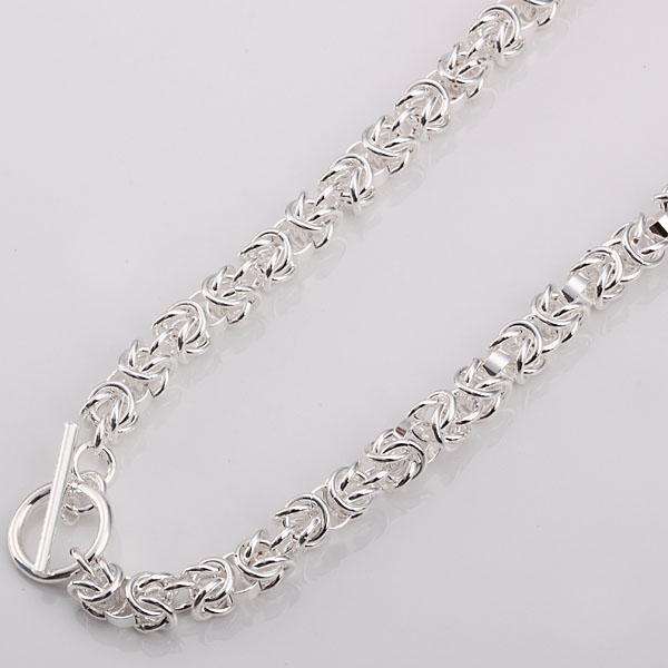 GORGEOUS 925 STERLING SILVER COATED NECKLACE WITH T & O Clasp