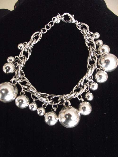 STUNNING SILVER BALLS BRACELET