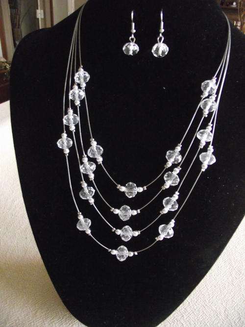 LOVELY CLEAR FACETTED CRYSTAL FLOATING BEADS NECKLACE & EARRINGS SET