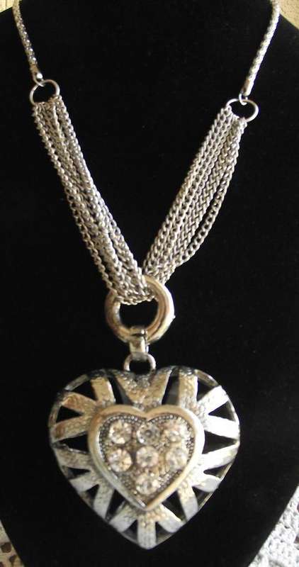 Stunning tibet style Silver Puffed Heart & Rhinestones Necklace