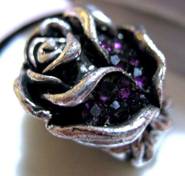 GORGEOUS TIBETAN SILVER ADJUSTABLE MAGENTA CRYSTALS ROSE RING