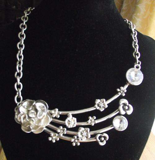 Extraordinary Tibet Style Flower & Crystals Necklace