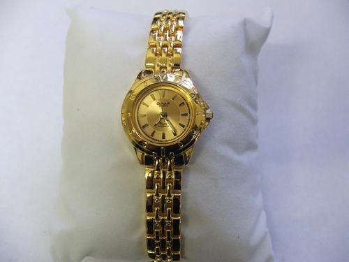***THIS MONTHS SPECIAL!!!!******PRETTY AND CHARMING!!!***GOLD WATCH FROM THE OMAX COLLECTION!!!