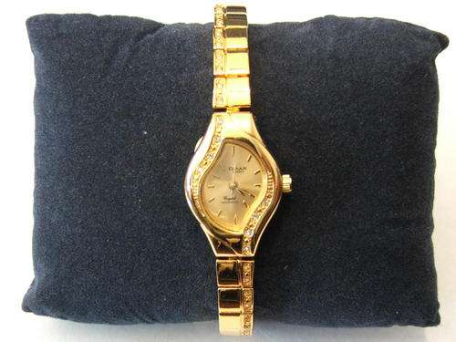 ***FUNKYYYY!!!!***GOLD WATCH WITH GENUINE CRYSTALS FROM THE OMAX COLLECTION!!