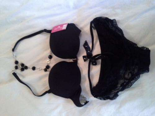 LOOK HERE ##### 4 SEXY SETS & 1 BRA SIZE 32-34 - BRAND NEW