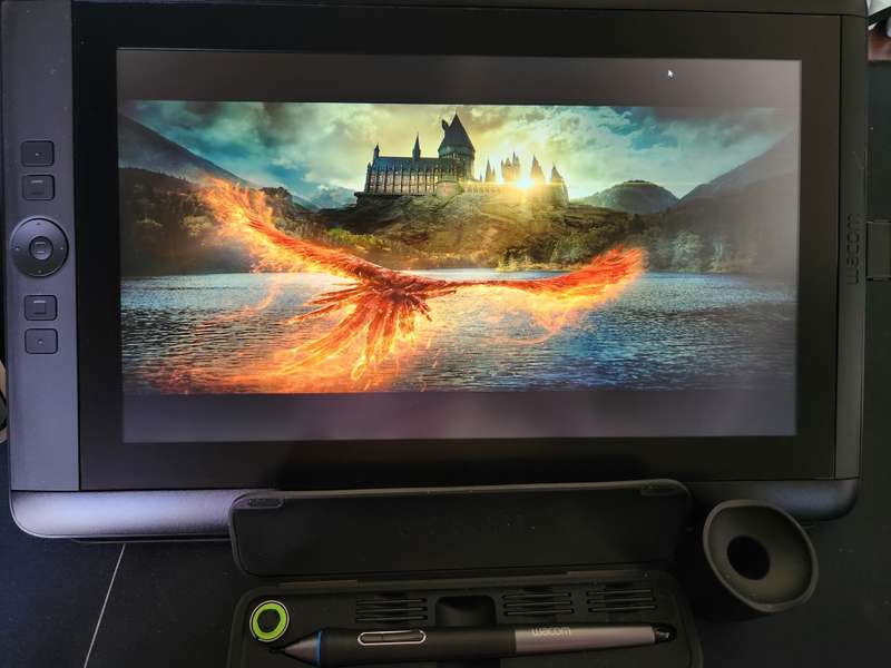 Wacom DTH1300K Pen and Touch Display
