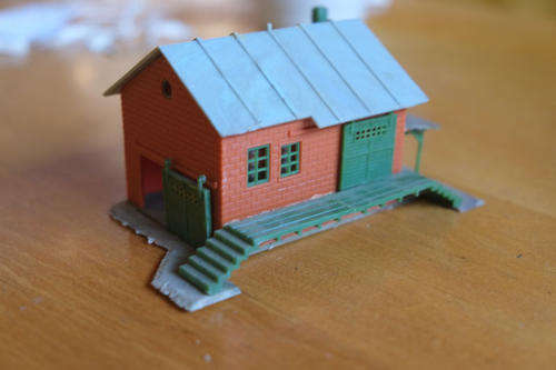 HO scale goods shed
