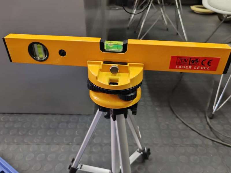 TUV Laser Level With Tripod and Carry Case
