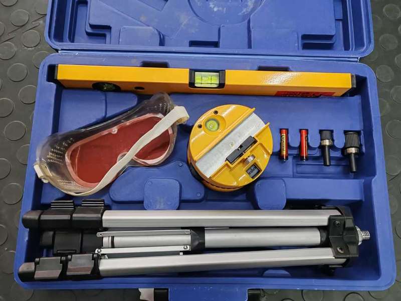 TUV Laser Level With Tripod and Carry Case