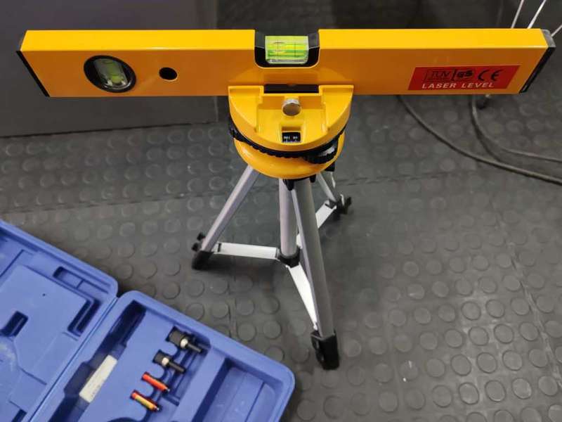 TUV Laser Level With Tripod and Carry Case