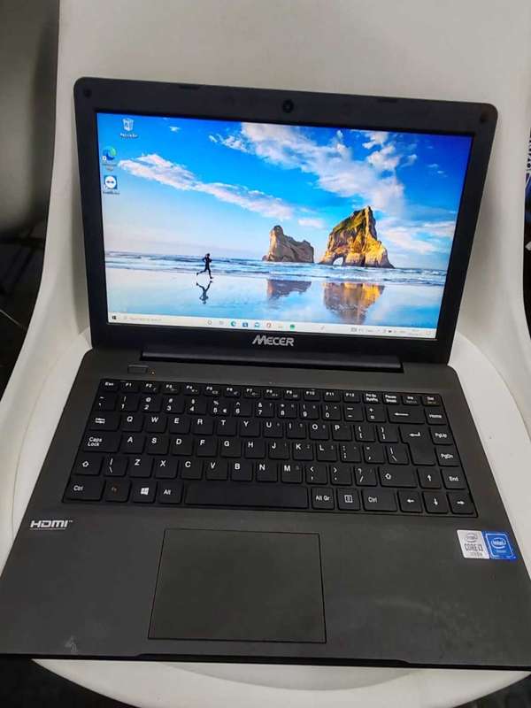 Mecer 14` NoteBook Laptop, i3 10Gen, 4GB Ram, Model SF40IL6