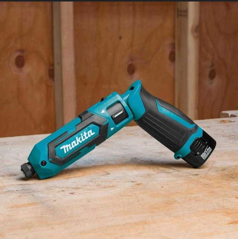 Makita TD022D 7.2V 1.5Ah Li-ion Cordless Impact Driver With Charger