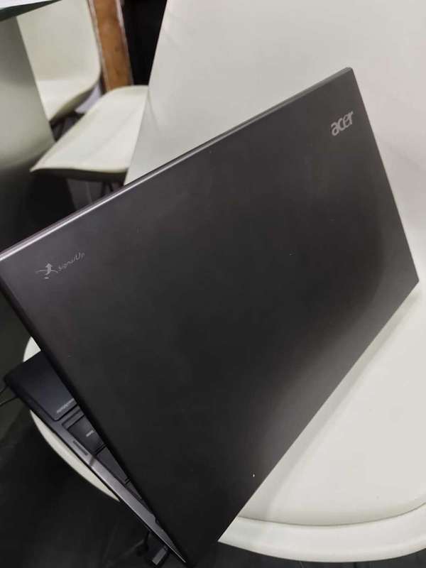 Acer Laptop TravelMate 5760G, Intel Core i5-2430M 2.40Hz, 12GB RAM, 15.6"LCD Display, 317GB H/Drive