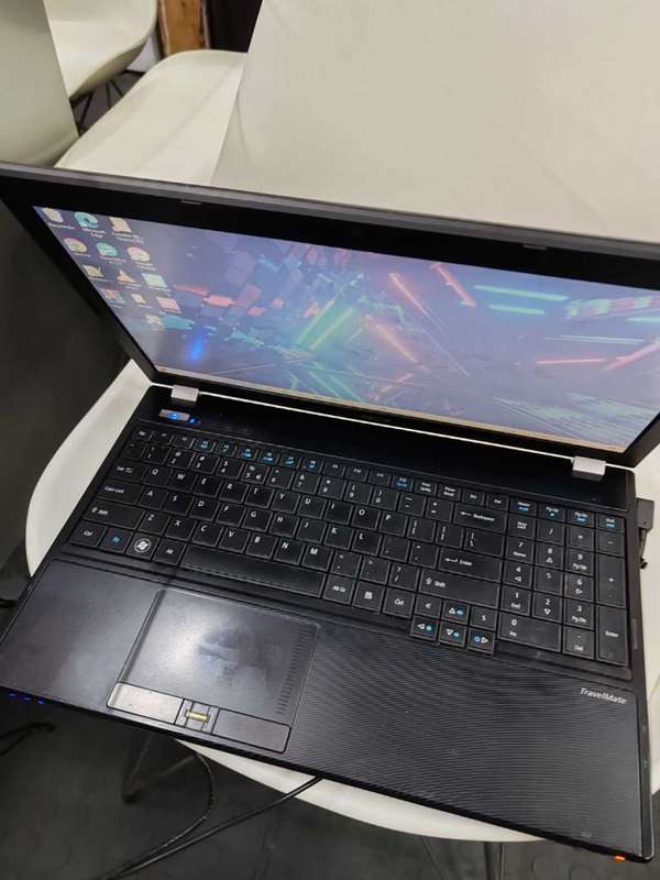 Acer Laptop TravelMate 5760G, Intel Core i5-2430M 2.40Hz, 12GB RAM, 15.6"LCD Display, 317GB H/Drive