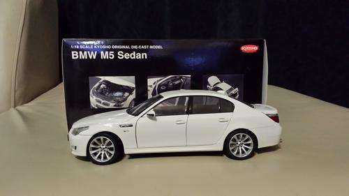 BMW M5 (E60) White Kyosho