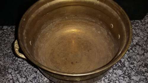 Medium brass pot