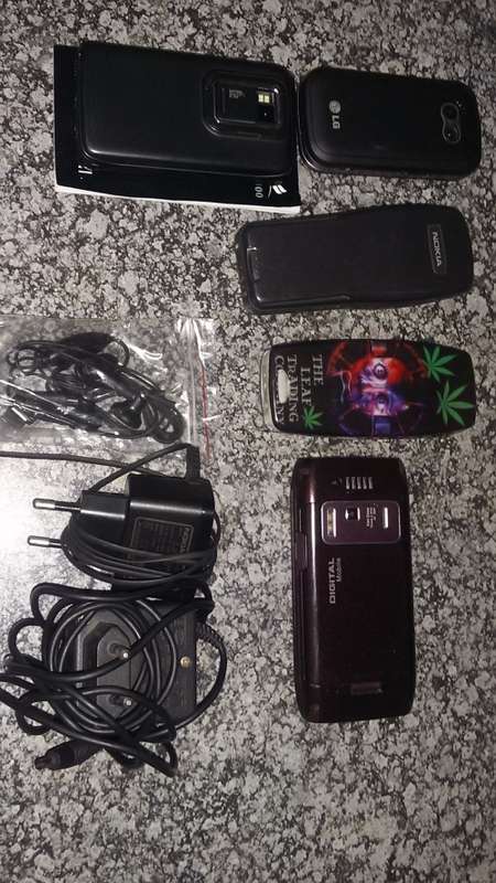 Bulk lot cell phones