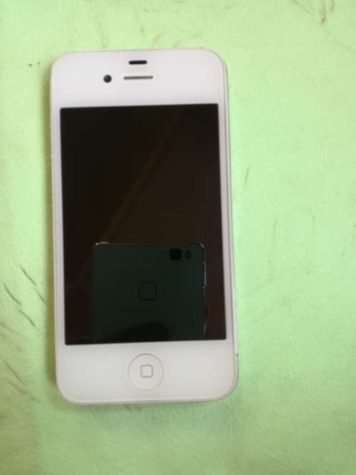 Apple iPhone 4S - WHITE - GREAT CONDITION!!!