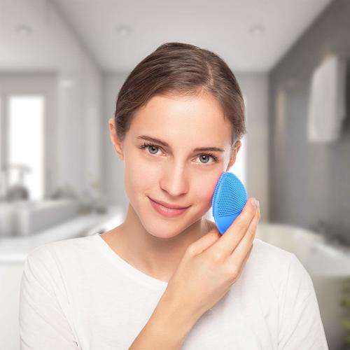FOREO FACIAL CLEANING/EXFOLIATING  DEVICE