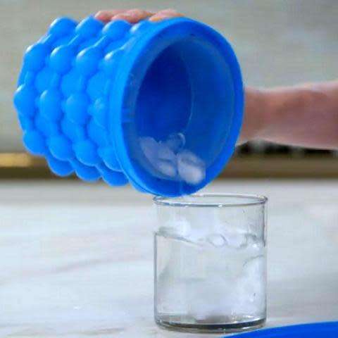 ICE CUBE MAKER