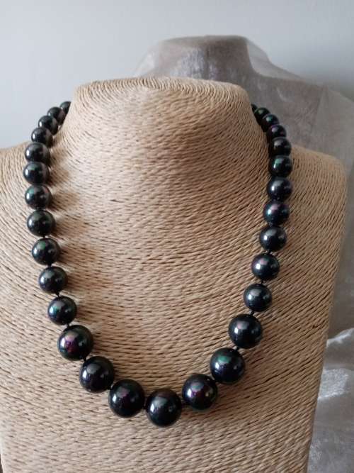 Shell pearls