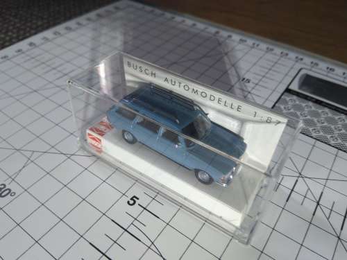 BUSCH Mercedes-Benz 230TE W123 Estate HO Scale - 1/87