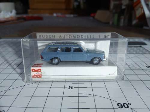 BUSCH Mercedes-Benz 230TE W123 Estate HO Scale - 1/87