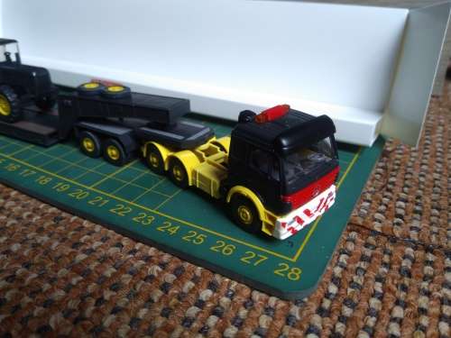 WIKING Mercedes-Benz Heavy Haulage Truck 1/87