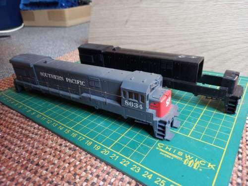 HO Scale 1/87 GE Locomotive shells/bodies partrs