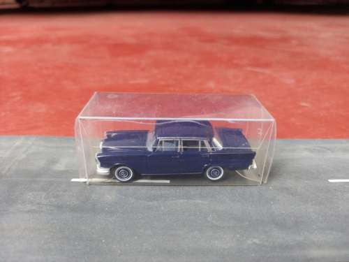 WIKING Mercedes-Benz 220S Saloon HO Scale - 1/87