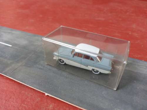BREKINA Ford Taunus 17M Saloon HO Scale - 1/87