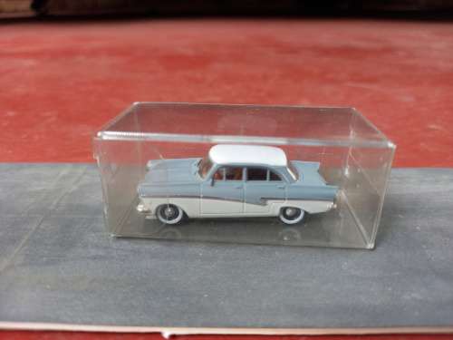 BREKINA Ford Taunus 17M Saloon HO Scale - 1/87