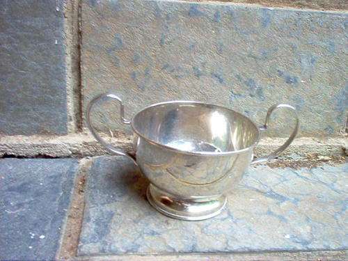 LARGE SILVER PLATED SUGAR BOWL.
