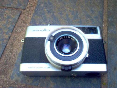 OLD MINOLTA CAMERA.