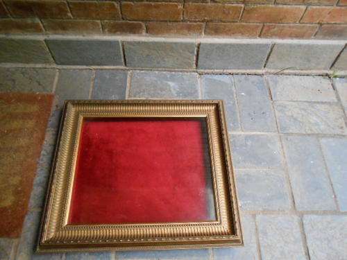 STUNNING CLASSICAL BOX TYPE FRAME.