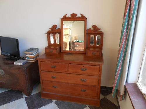 OLD YELLOWWOOD DRESSING TABLE.