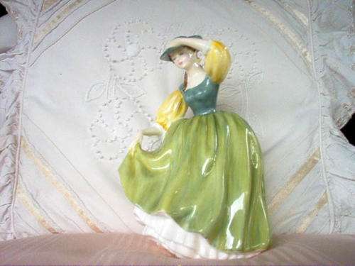 ROYAL DOULTON FIGURINE "BUTTERCUP" NO. H.N.2309