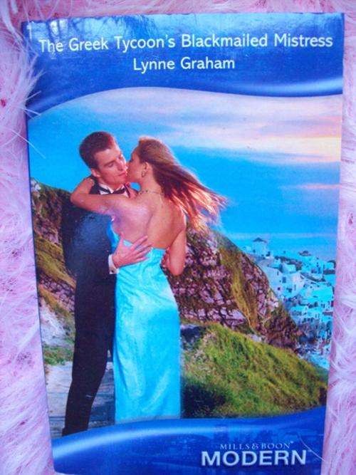 Greek Tycoon's Blackmailed Mistress - Lynne Graham - Mills & Boon Modern