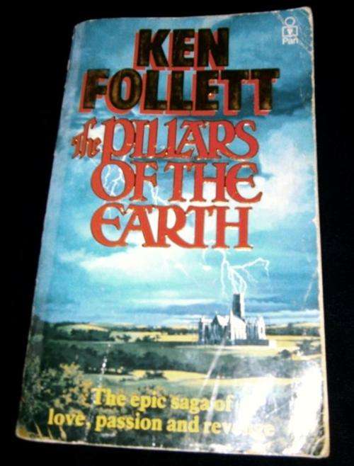 Pillars of the Earth - Ken Follett